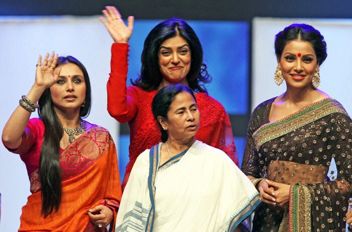 Sonar Bangla: Rani, Sushmita, Bipasha